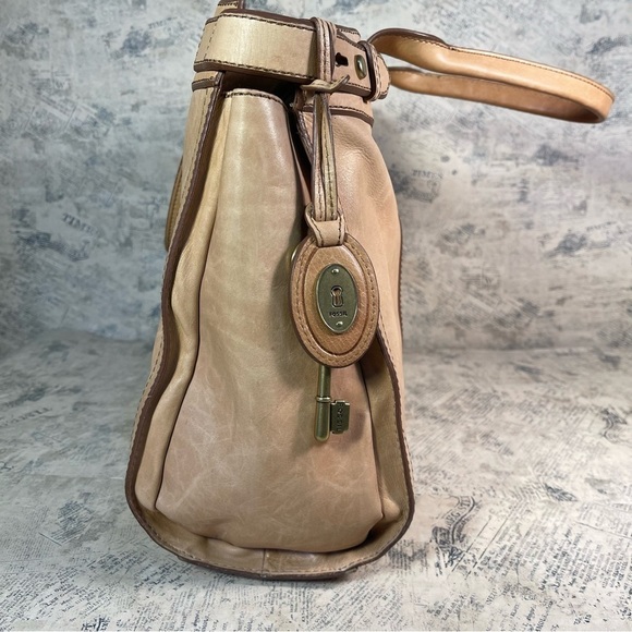 Fossil Reissue Bag Vintage Leather Weekender Satchel Key Charm - Picture 4 of 15